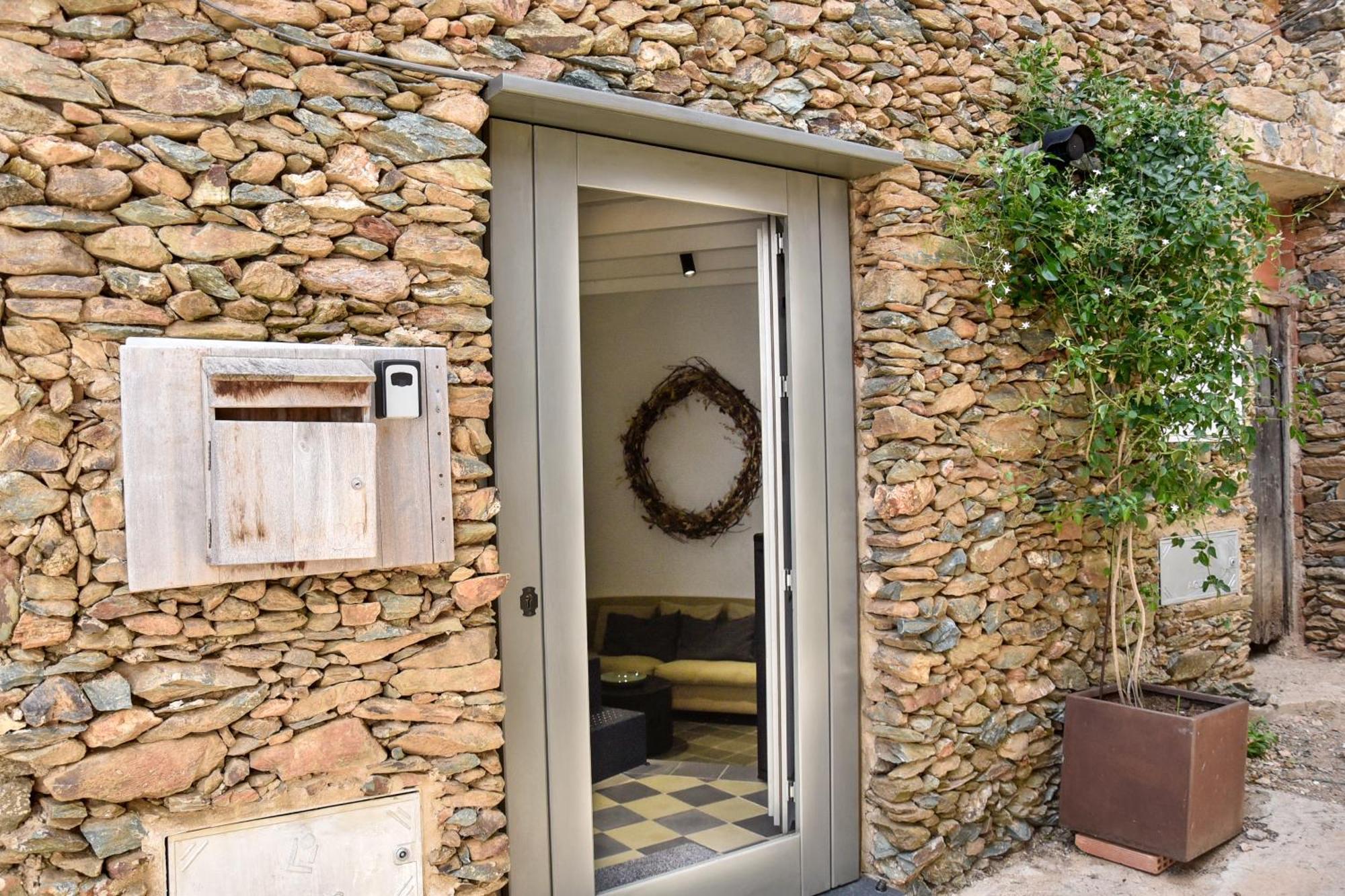 Casa De Piedras By Sierra Viva Desing Villa Cortelazor Exterior photo